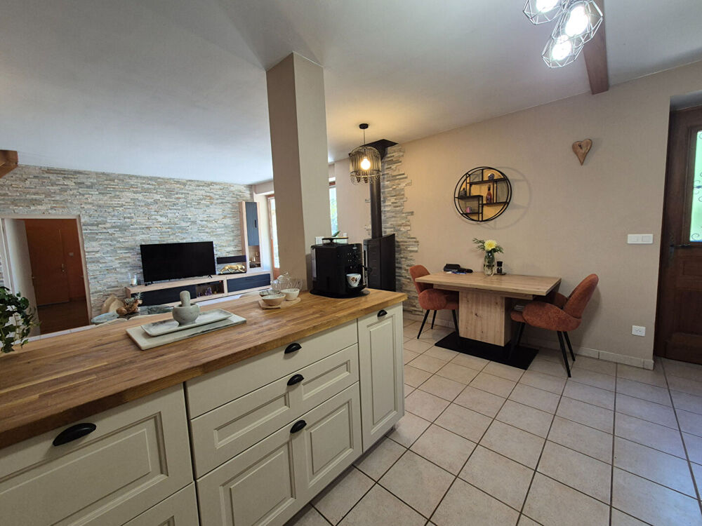 Vente Maison CORRÈZE. PEYRISSAC. Maison en pierre avec 3 chambres, gîte en pierre, garage et jardin de 2 062 m². Peyrissac