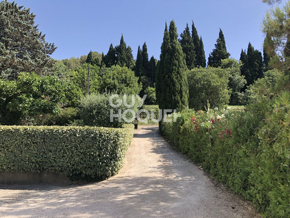 Villa avec Vue Alpilles .Saint-Étienne-du-Grès 310 m2