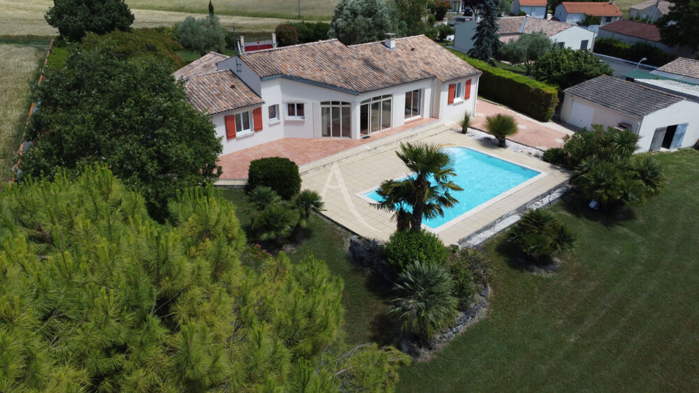 Maison Saintes 5 pièce(s) avec piscine et son appartement dédié