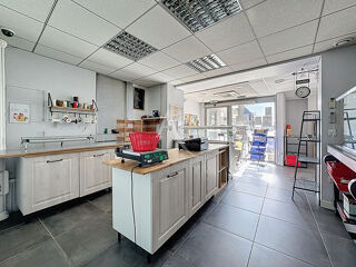  Immeuble à vendre 6 pièces 181 m²