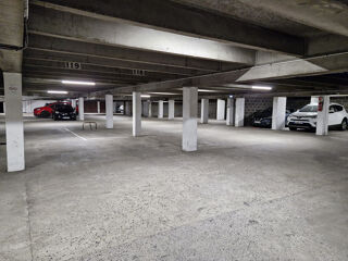 Parking / Garage à louer 