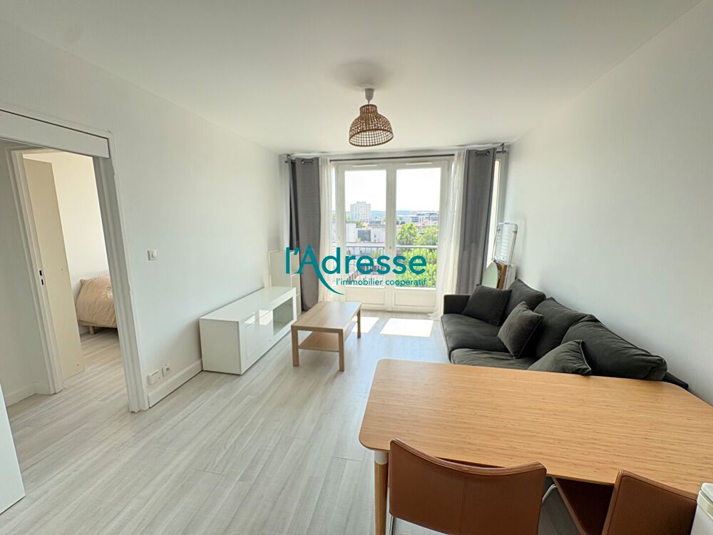 Location Appartement 2 pièces vue dégagée Nanterre centre ville Nanterre
