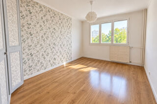 Vente Appartement Exclusivité - T4 de 77 m² avec cave et parking - Saint-Priest Centre Saint priest