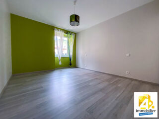  Appartement à louer 4 pièces 120 m²