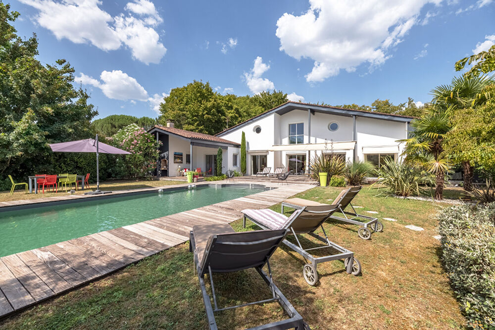 Vente Maison ÉLÉGANCE CONTEMPORAINE AU COEUR D'UN ÉCRIN DE VERDURE Maison Périgueux 7 pièce(s) 250 m2 Perigueux