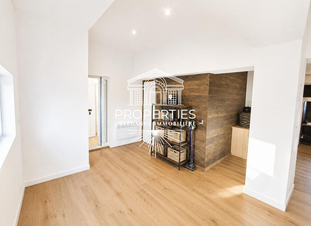 BORMES - MAISON RENOVEE DE 131 M² - DIVISEE EN DEUX APPARTEMENTS