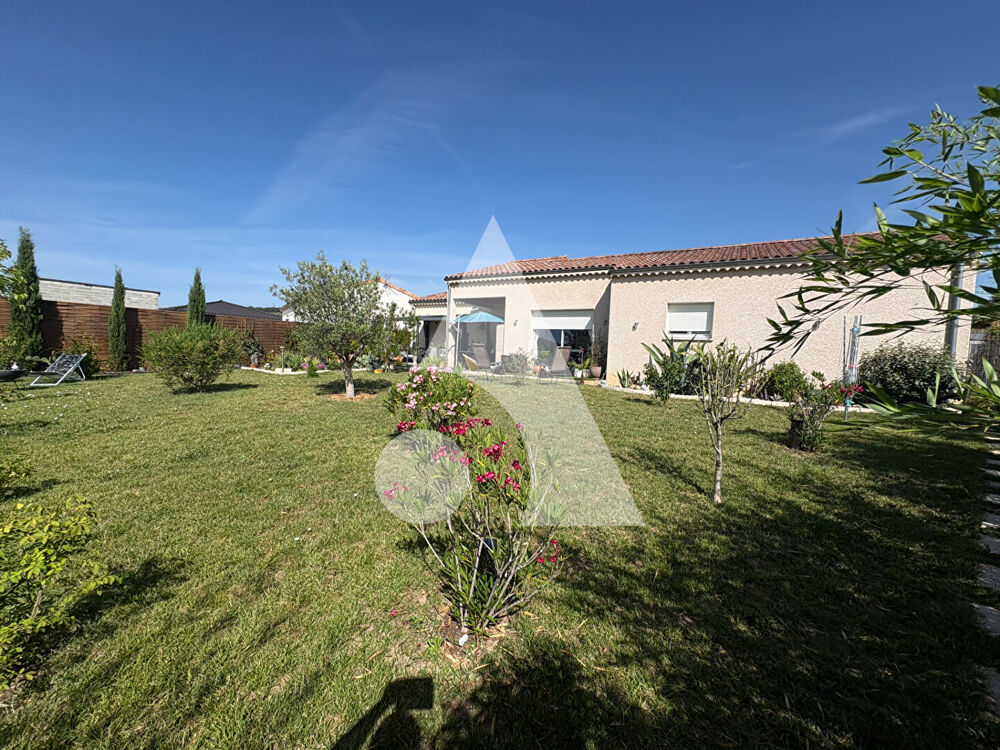 Maison récente de plain-pied avec gîte, sans vis-à-vis, terrain arboré de 1 033 m² et voie verte à proximité : un bien rare à Sa