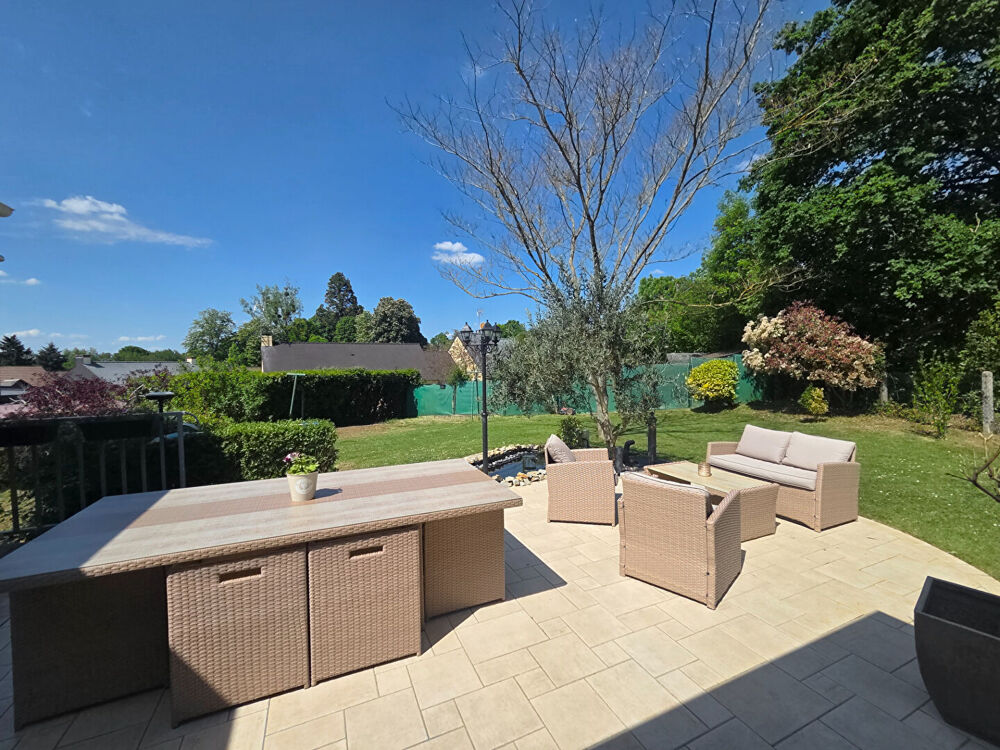 Vente Maison Maison 6 chambres avec sous-sol, véranda, jardin de 800 m² et terrasse à 10 min du Mans AignÉ
