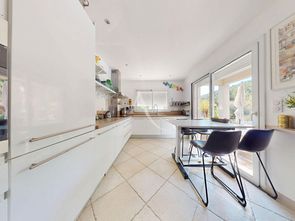Vente Maison Belle Villa 5 pièce(s) 115 m2 Montbrun des corbieres
