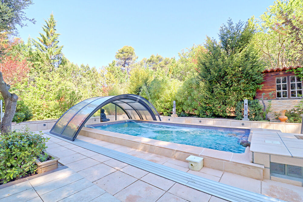VILLA AU CALME SANS VIS A VIS AVEC PISCINE AU COEUR DE SON PARC ARBORE AVEC FORAGE ET EAU DE VILLE