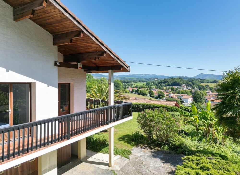 HERRIBISTA Maison Saint Pée Sur Nivelle T7 avec vue panoramique