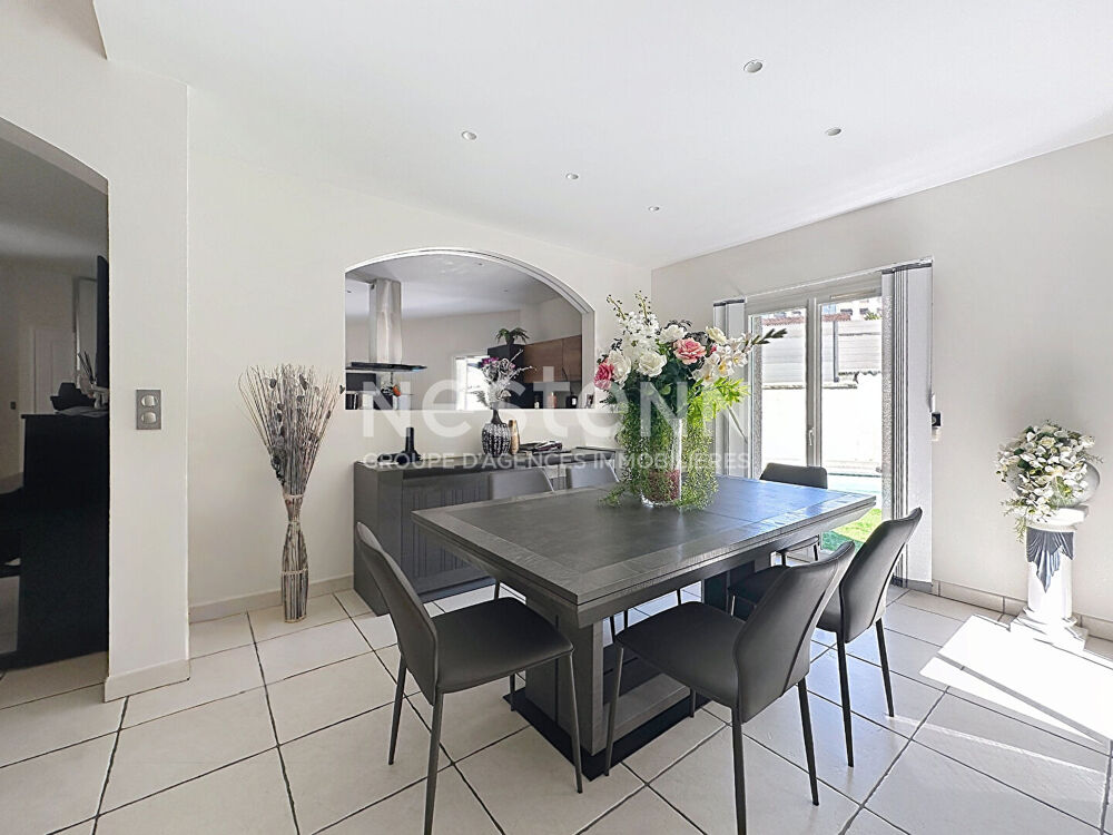 à vendre  Maison Bron (69500)
