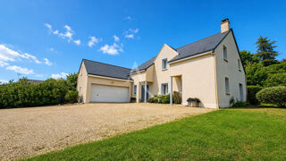 Maison 8 pièces 222 m² · à Briollay · 222 m² · 473 500 €