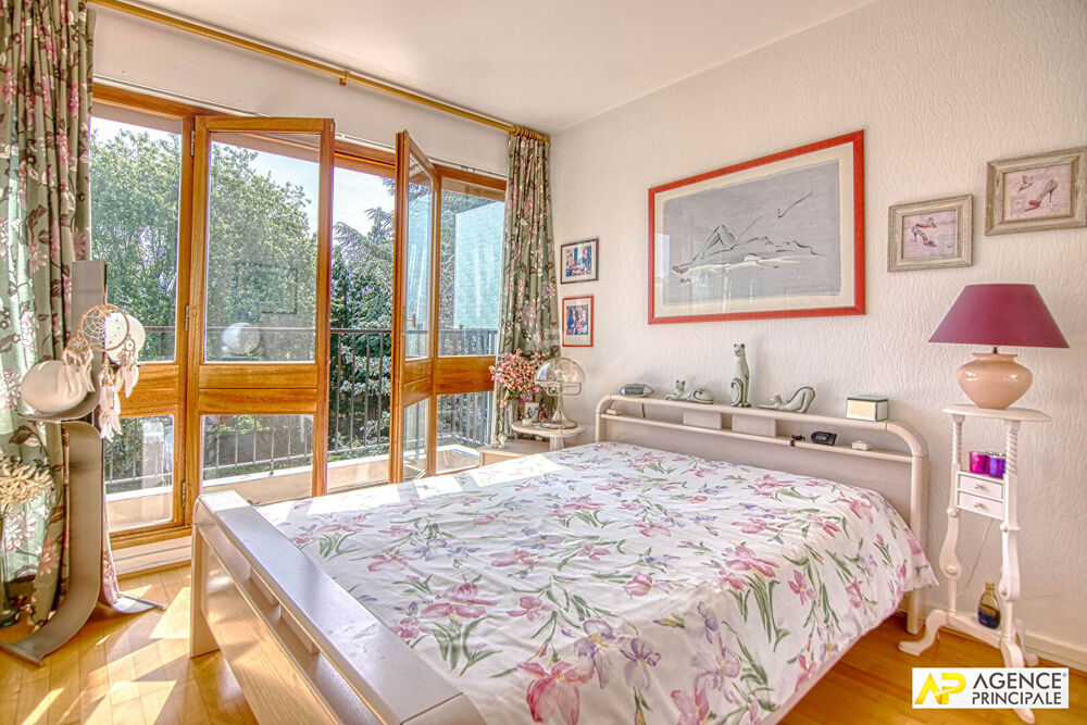 Vente Appartement Le Chesnay Parly 2 Appartement 4 pièces de 81 m² carrez situé au 2e et dernier étage avec ascenseur, loggia, cave et box en sous Le chesnay rocquencourt