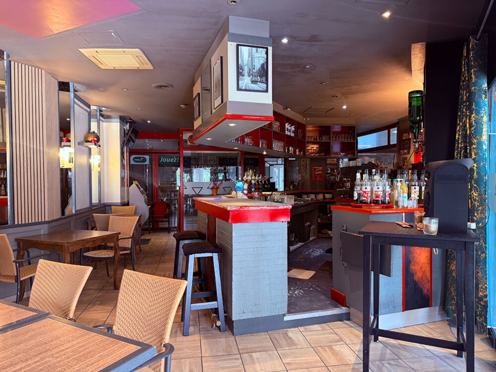   EPINAL - A VENDRE MURS ET FOND DE COMMERCE  90 M2 AVEC GRANDE TERRASSE Epinal