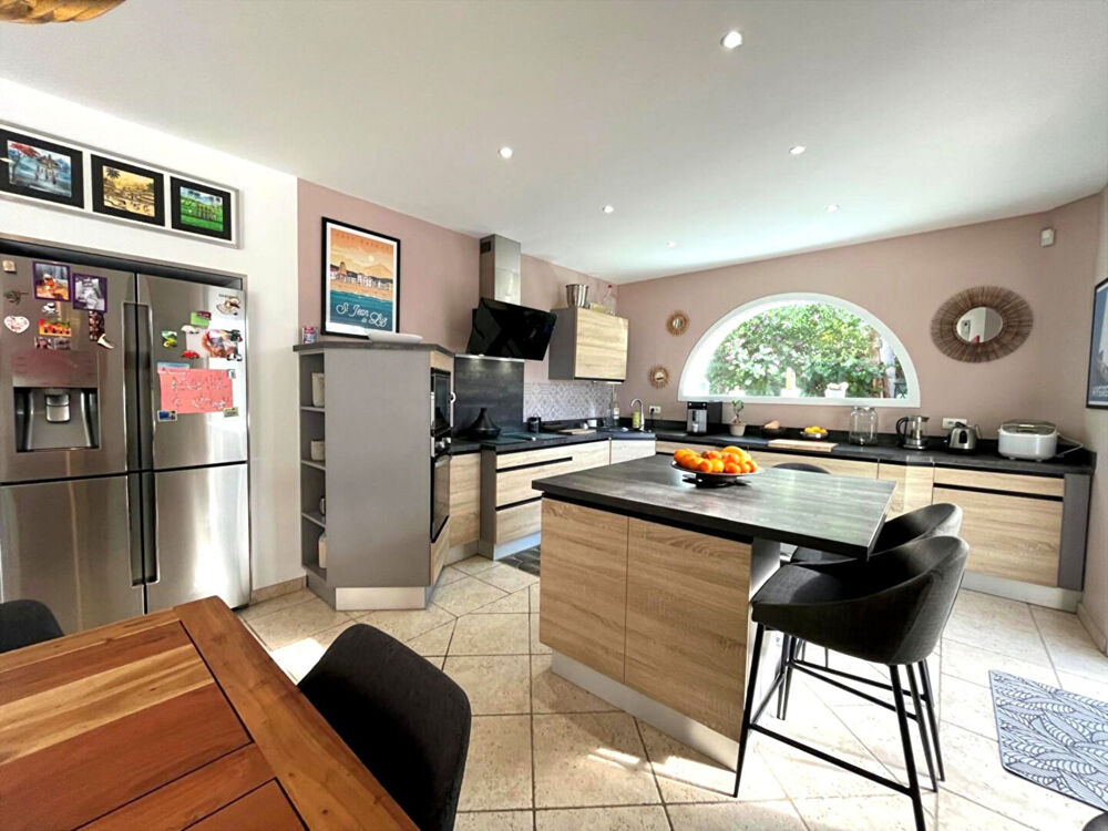 Vente Maison Maison T6 avec piscine Six Fours le Brusc Six fours les plages