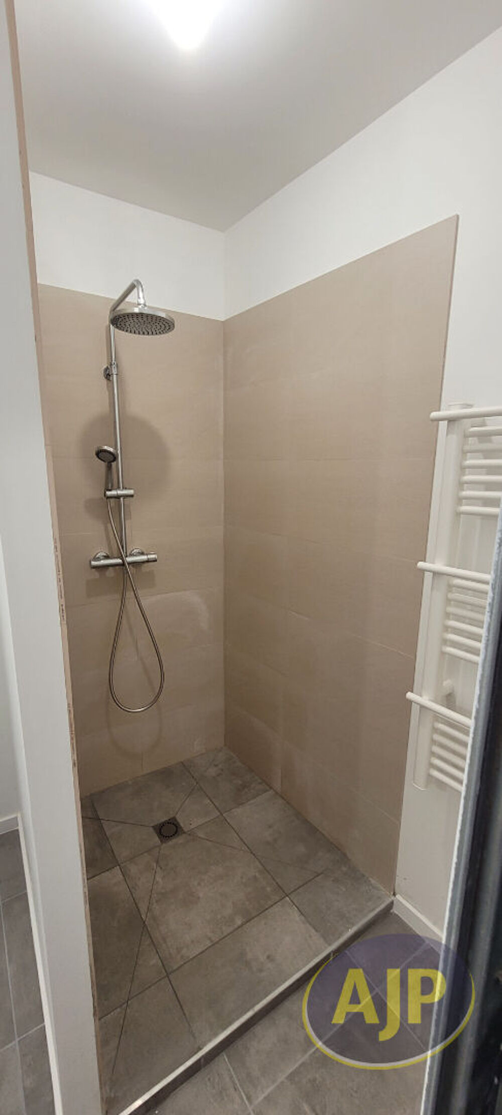 Location Appartement Appartement T4 rénové  de 79.11m² sur St Germain d'Esteuil Saint germain d esteuil