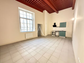  Appartement à louer 4 pièces 94 m²