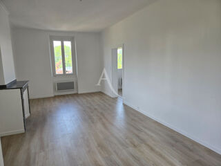  Appartement à louer 4 pièces 80 m²