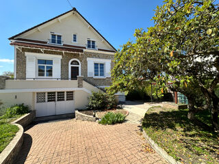  Maison  vendre 8 pices 170 m