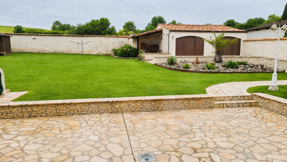 Maison rénovée Genté 382 m²