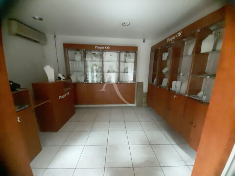 Local commercial 85000 97232 Fort de france