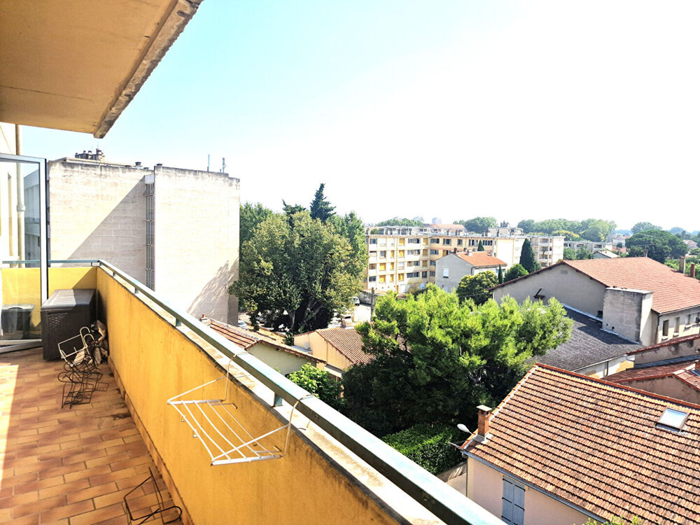 Un appartement agréable, calme et lumineux, à deux pas des remparts