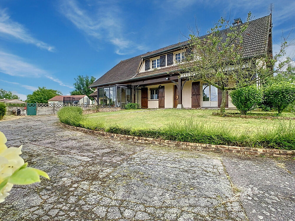 SIMANDRE à vendre : maison et dépendances 182 000