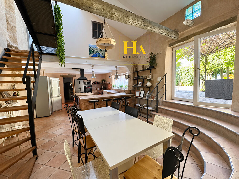 Maison de caractère de 433 m² avec gîte - Saint-Marcel-d'Ardèche