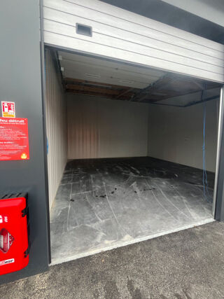  Parking / Garage  louer 56 m