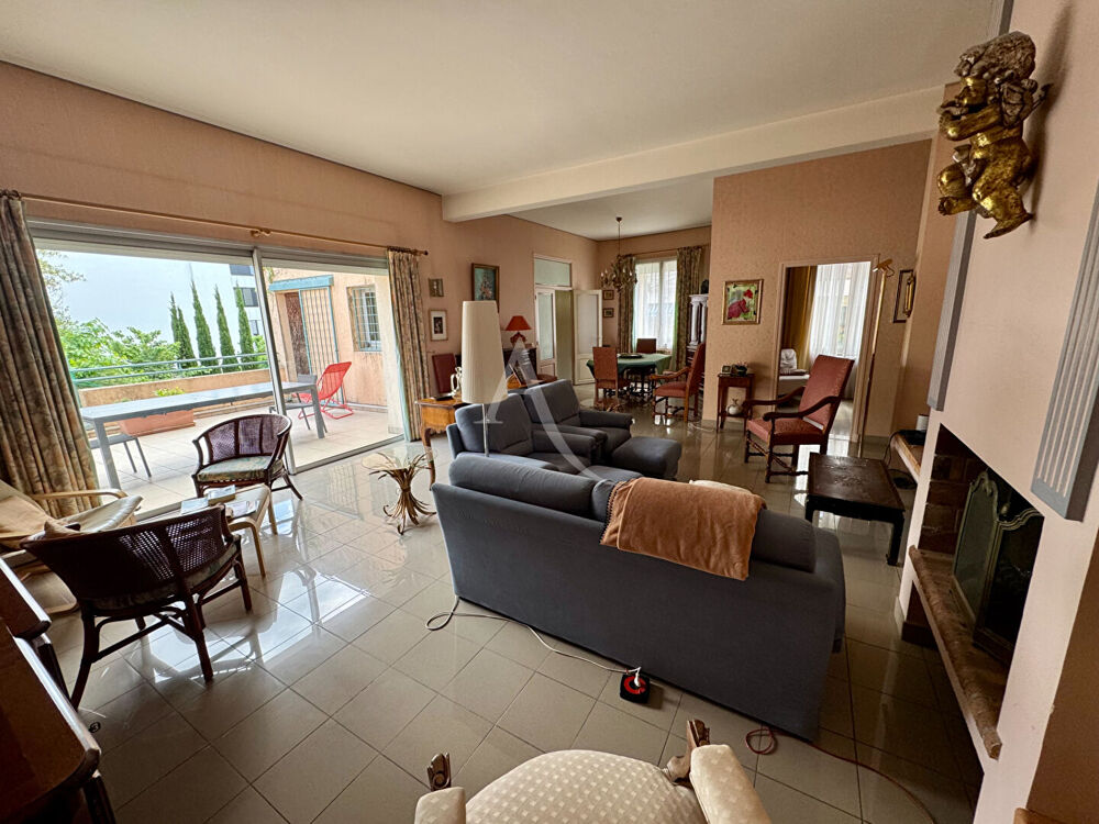 Vente Maison Maison Nimes 10 pièce(s) 322.96 m2 Nimes