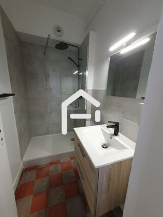  Appartement à louer 3 pièces 49 m²
