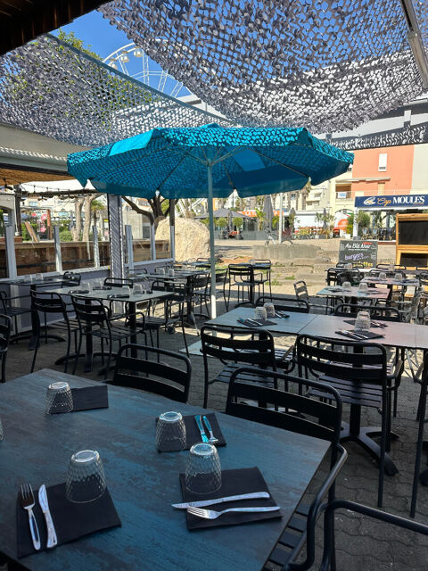   MURS COMMERCIAUX DE CREPERIE AVEC TERRASSE AU CAP D'AGDE 