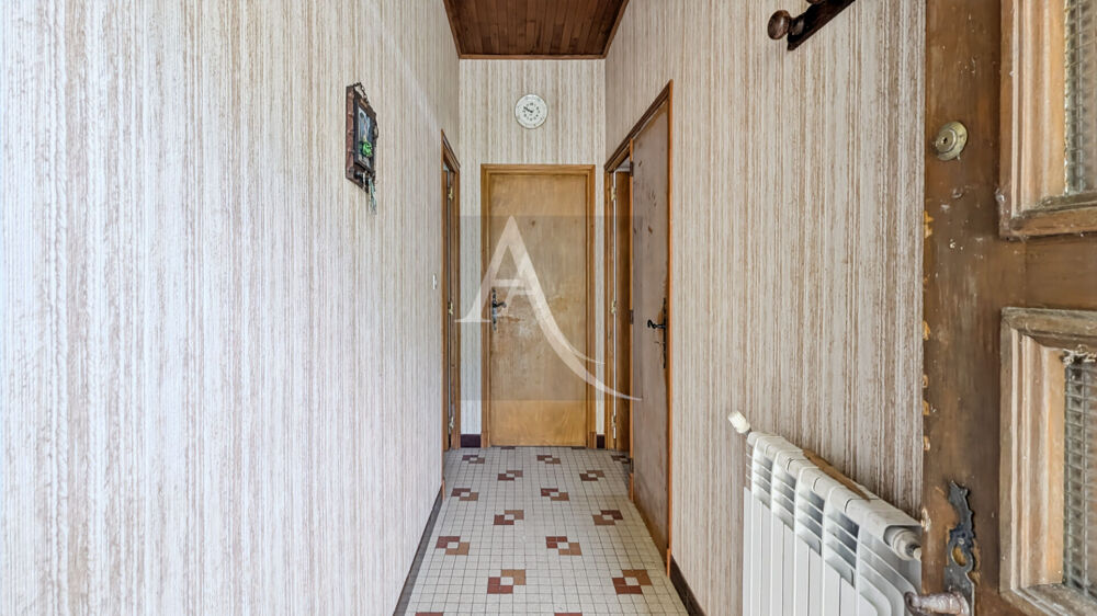 Maison et grange en pierre à rénover