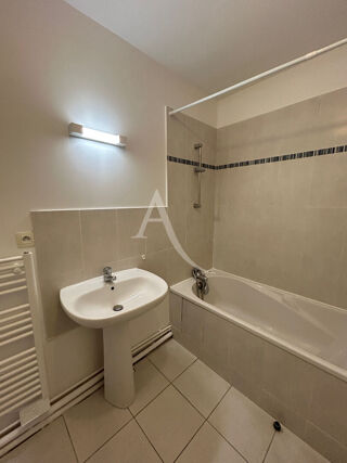  Appartement à louer 2 pièces 54 m²