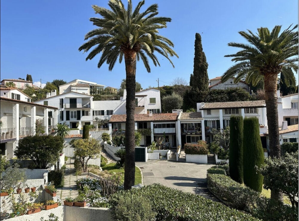 Location Appartement STUDIO refait à neuf de 26m²  -  Piscine - Tennis  - Parking Cagnes sur mer