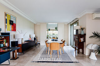  Appartement à louer 4 pièces 142 m²