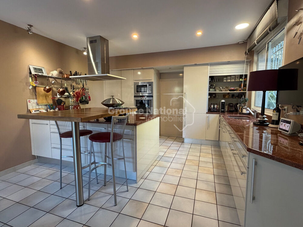 Langlade Villa 4chbres bureau sur 1607m2 avec piscine