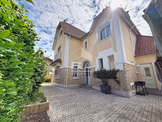  Maison à vendre 7 pièces 220 m²