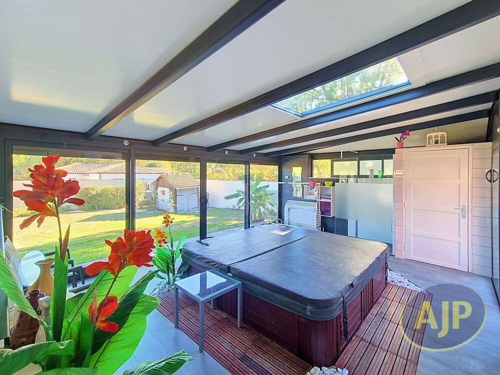 Maison Montaigu Vendee 5 pièce(s) 151 m2