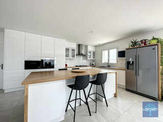  Maison � vendre 5 pi�ces 205 m�