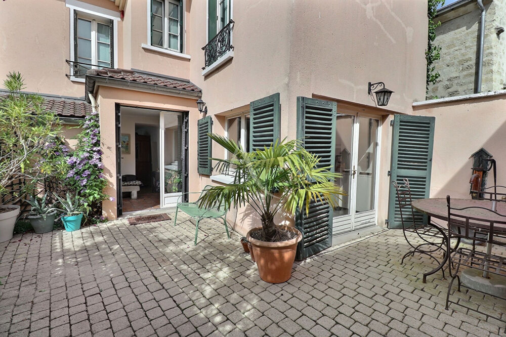 Vente Maison Bien de charme avec terrasse et vue sur l'église ? Quartier historique Le mesnil le roi