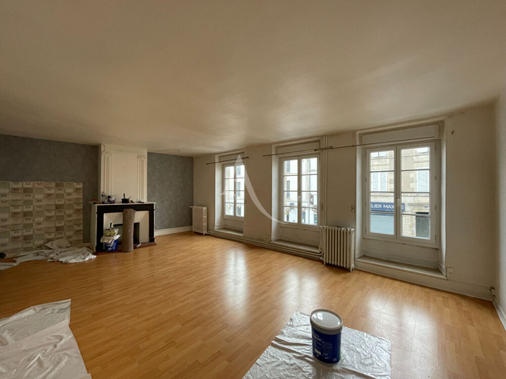 Location Appartement Appartement FONTENAY LE COMTE - 4 pièce(s) - 207 m2 Fontenay le comte
