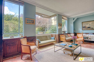 Vente Maison Versailles Rive-Droite Maison 7 pièces 196 m² au sol sur parcelle de 388m² avec terrasse, jardin, cave et garage Versailles