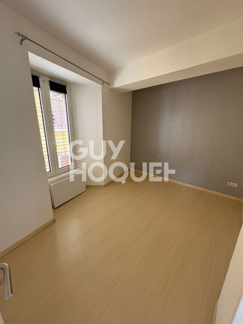 Location Appartement A louer T2  de 36 m² au centre village de St Symphorien D Ozon. St symphorien d ozon