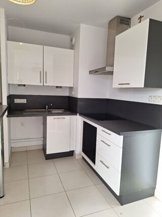 Appartement à louer 4 pièces 84 m²