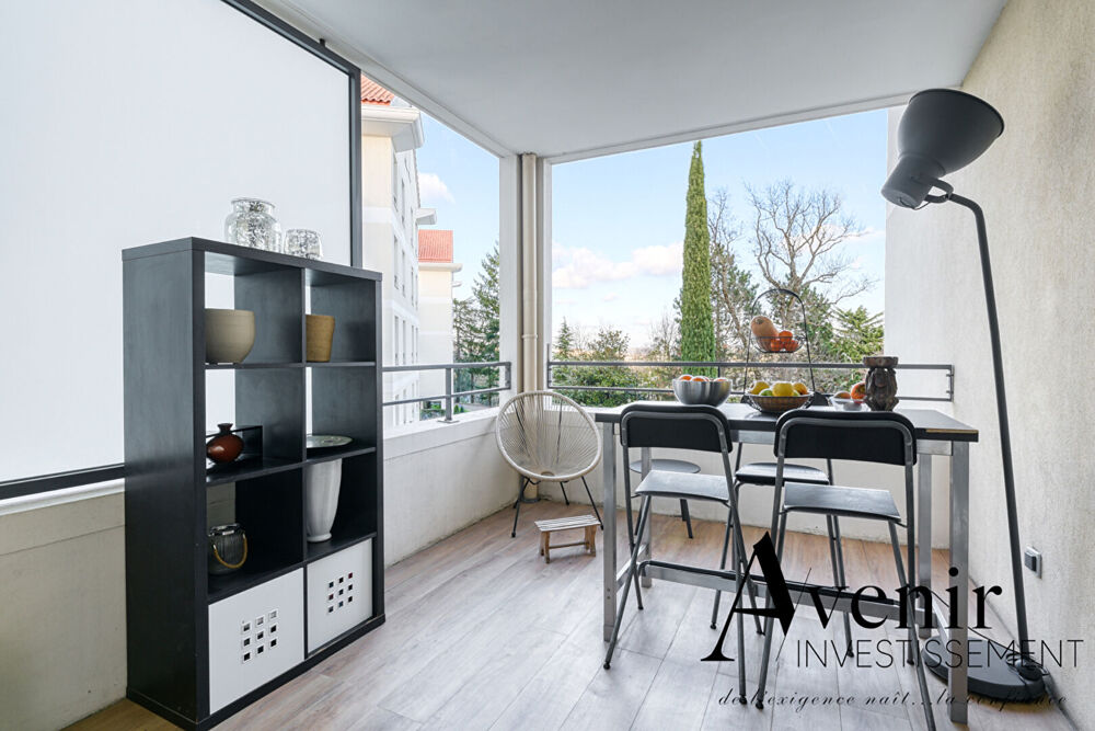 Location Appartement Appartement 70m2 2 chambres avec terrasse et box fermé Résidence standing avec piscine Lyon 4ème Croix-Rousse Lyon 4