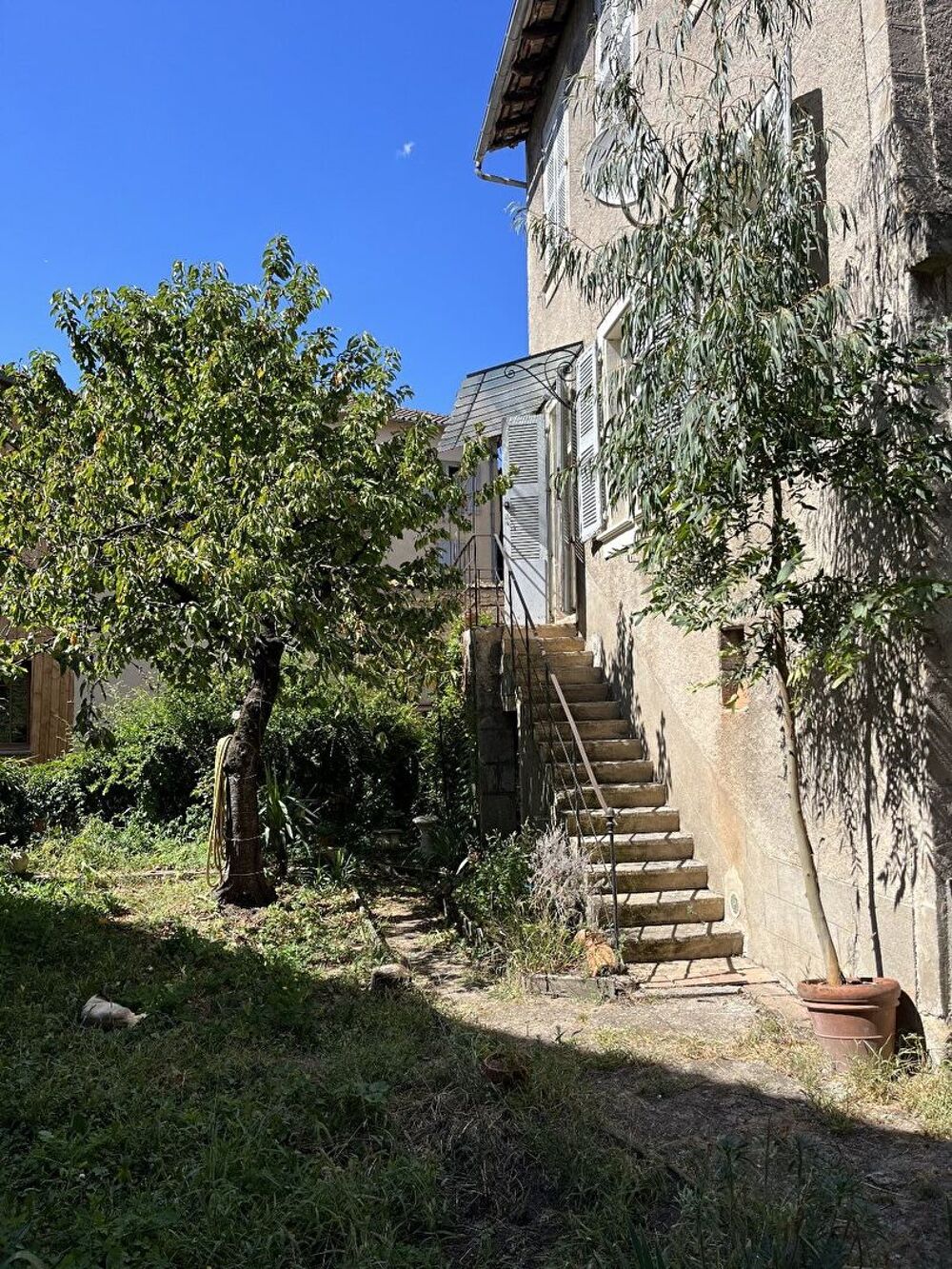 Grand appartement avec extérieur privatif (Figeac)