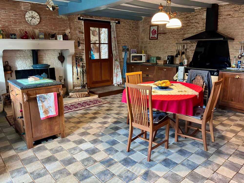 CHARENTE - Proche VERTEUIL-SUR-CHARENTE - Maison et maison d'amis - 13 Pièces