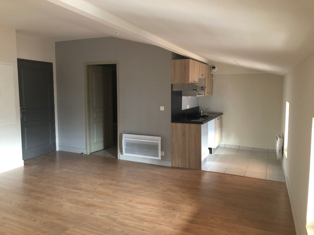 Location Appartement T1 30m² Rue Pont des Monards à SAINTES Saintes